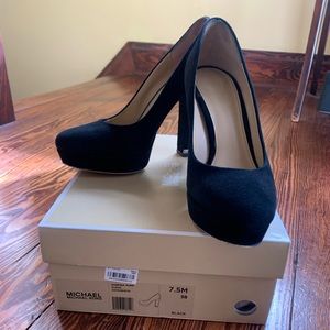 Michael Kors Sabrina Pump